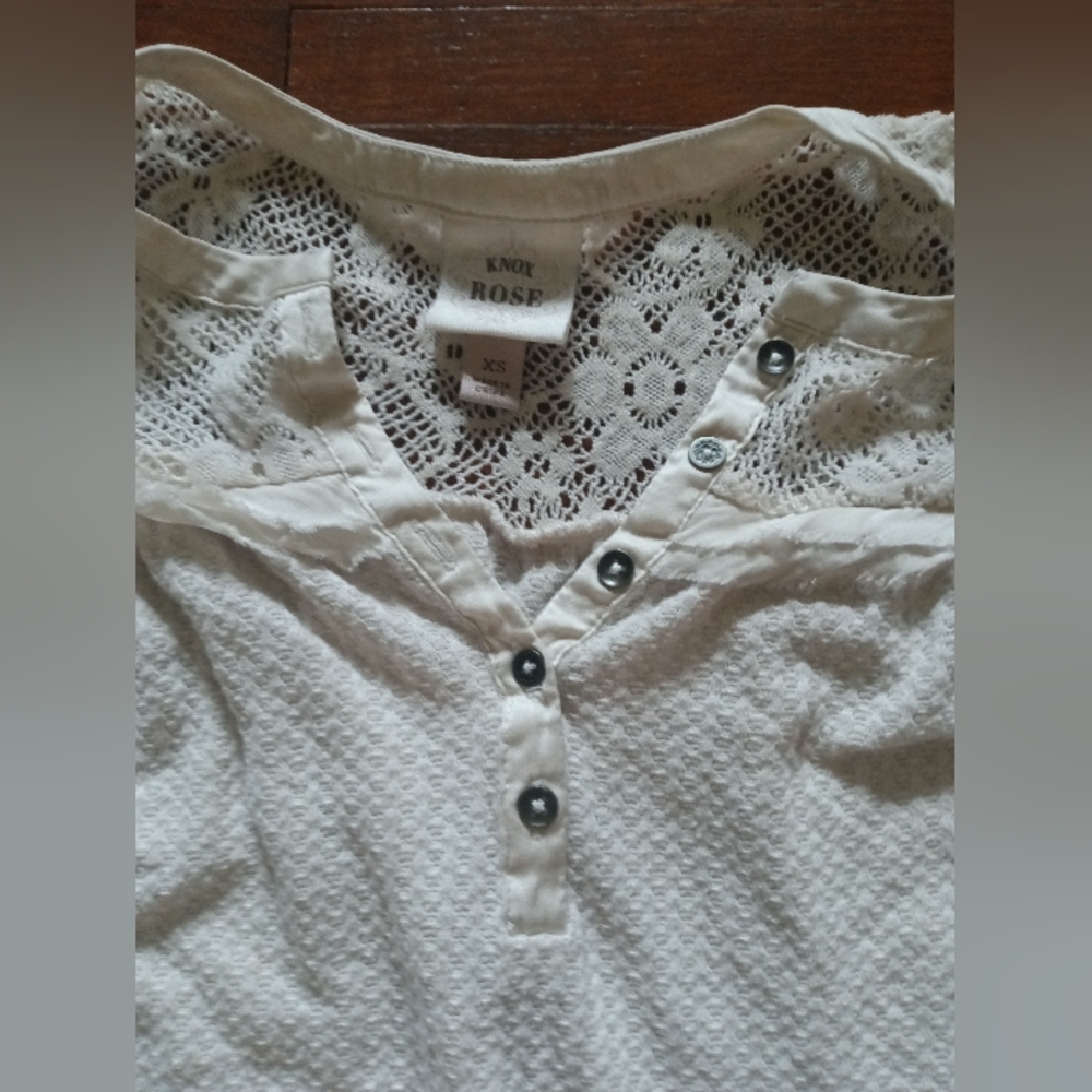 Knox Rose Long Sleeve Quarter Button Up Shirt w/ lace detail Cream - Picture 2 of 4